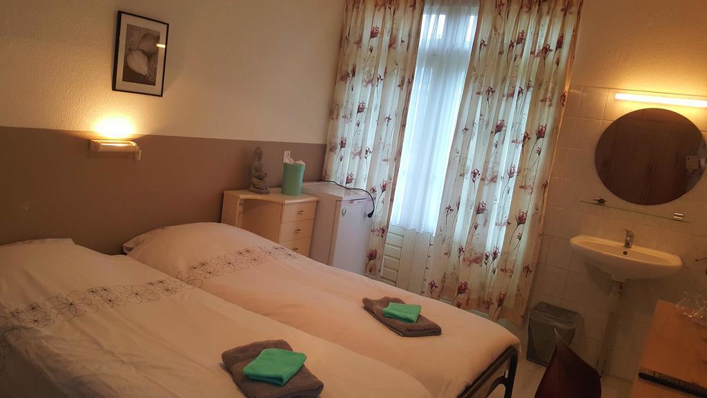 Hostel Eden *