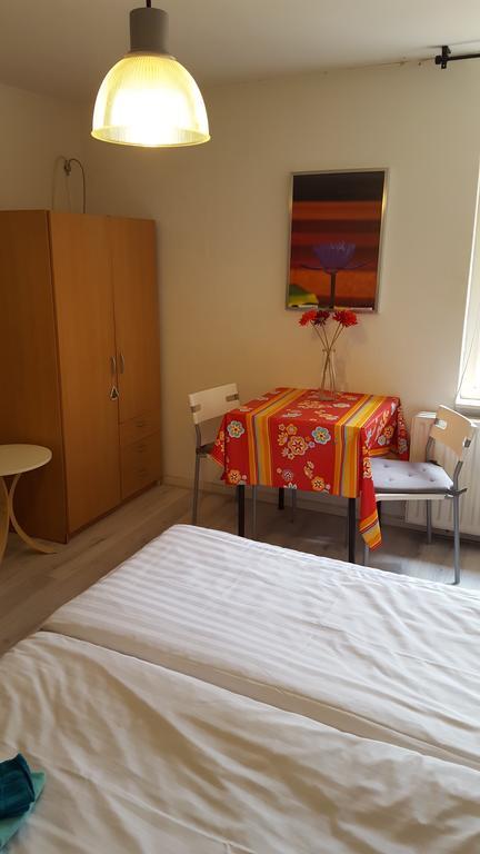Hostel Eden *